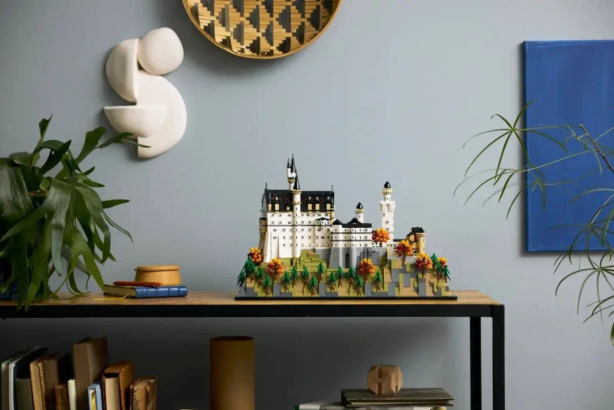 LEGO Architecture Neuschwanstein Castle 21063