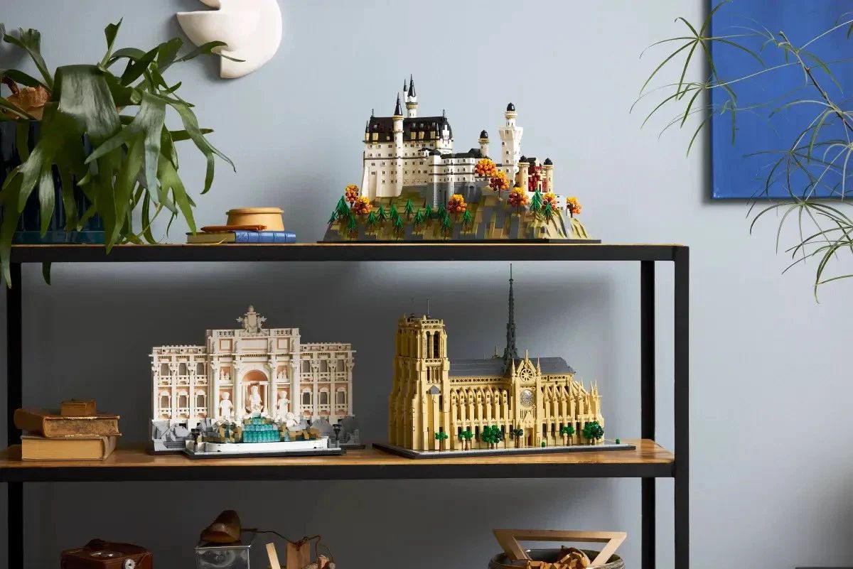 LEGO Architecture Neuschwanstein Castle 21063