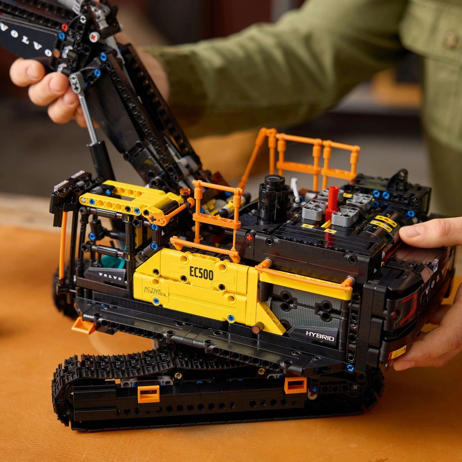 LEGO Technic Volvo EC500 Hybrid Excavator 42215