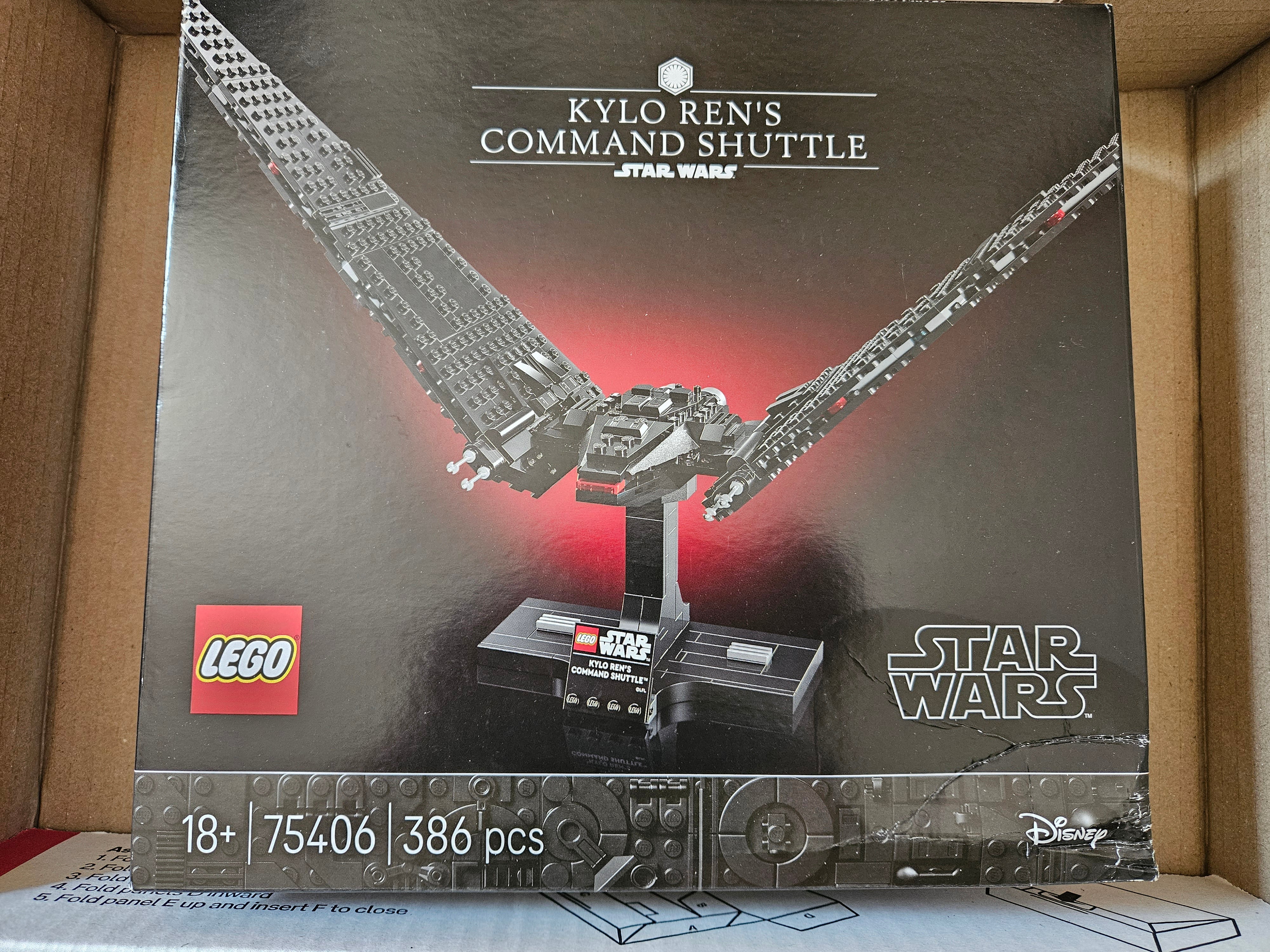 LEGO Star Wars Kylo Ren's Command Shuttle 75406 (CREASED BOX)