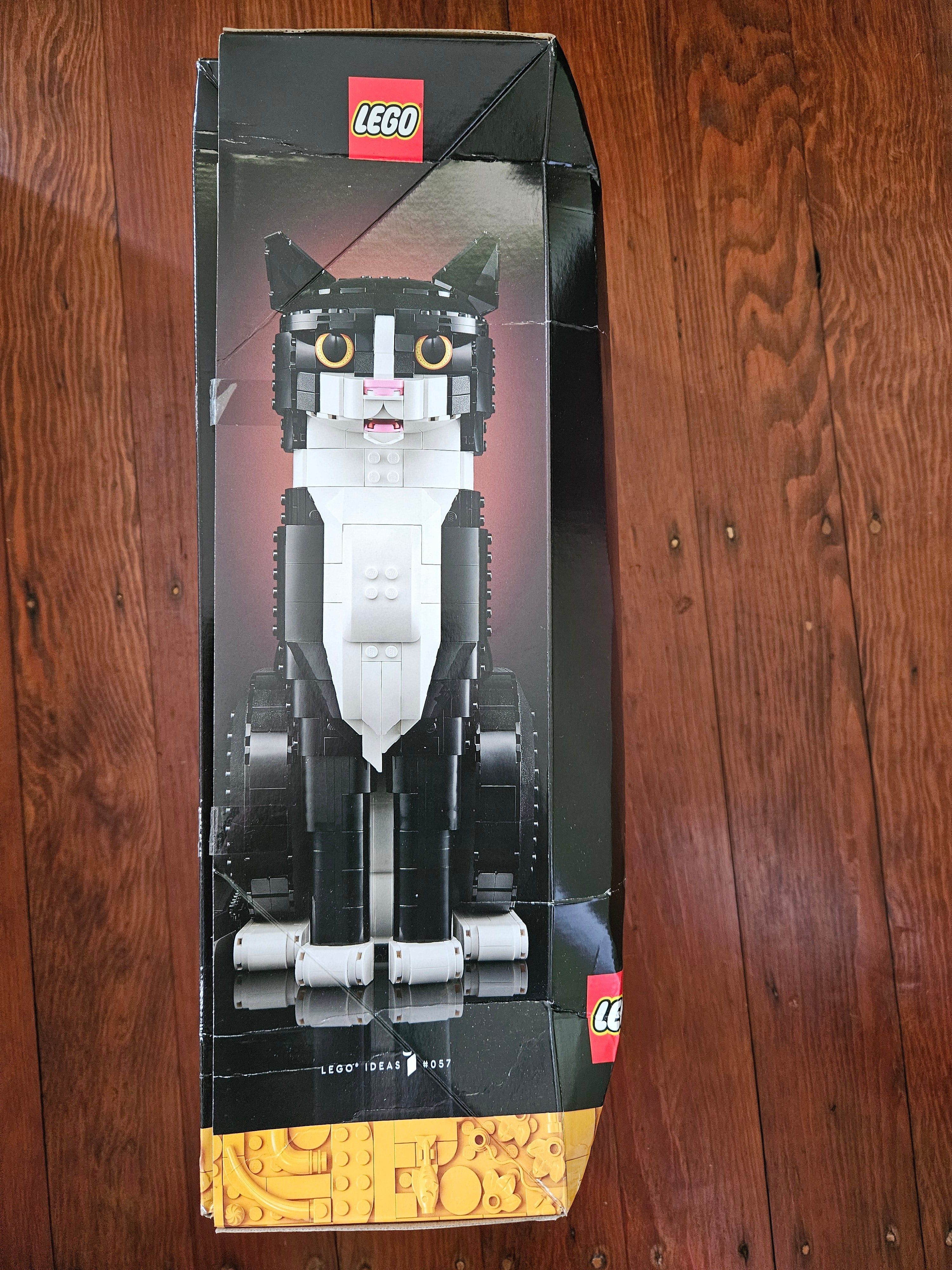 LEGO Ideas Tuxedo Cat 21349 - DAMAGED BOX