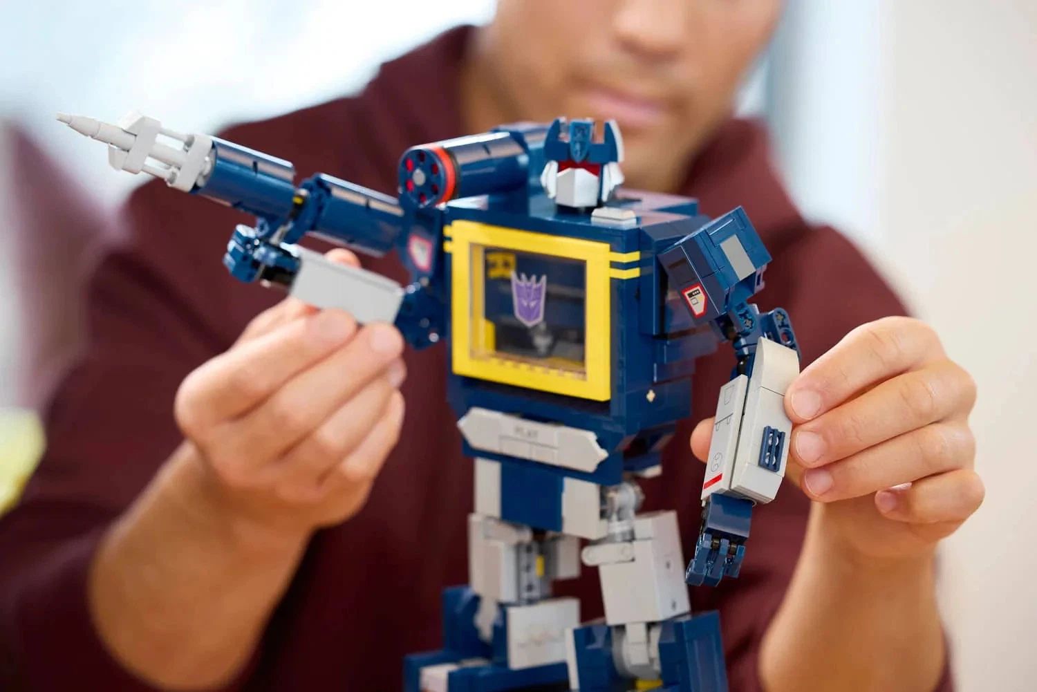 LEGO Icons Transformers: Soundwave 10358