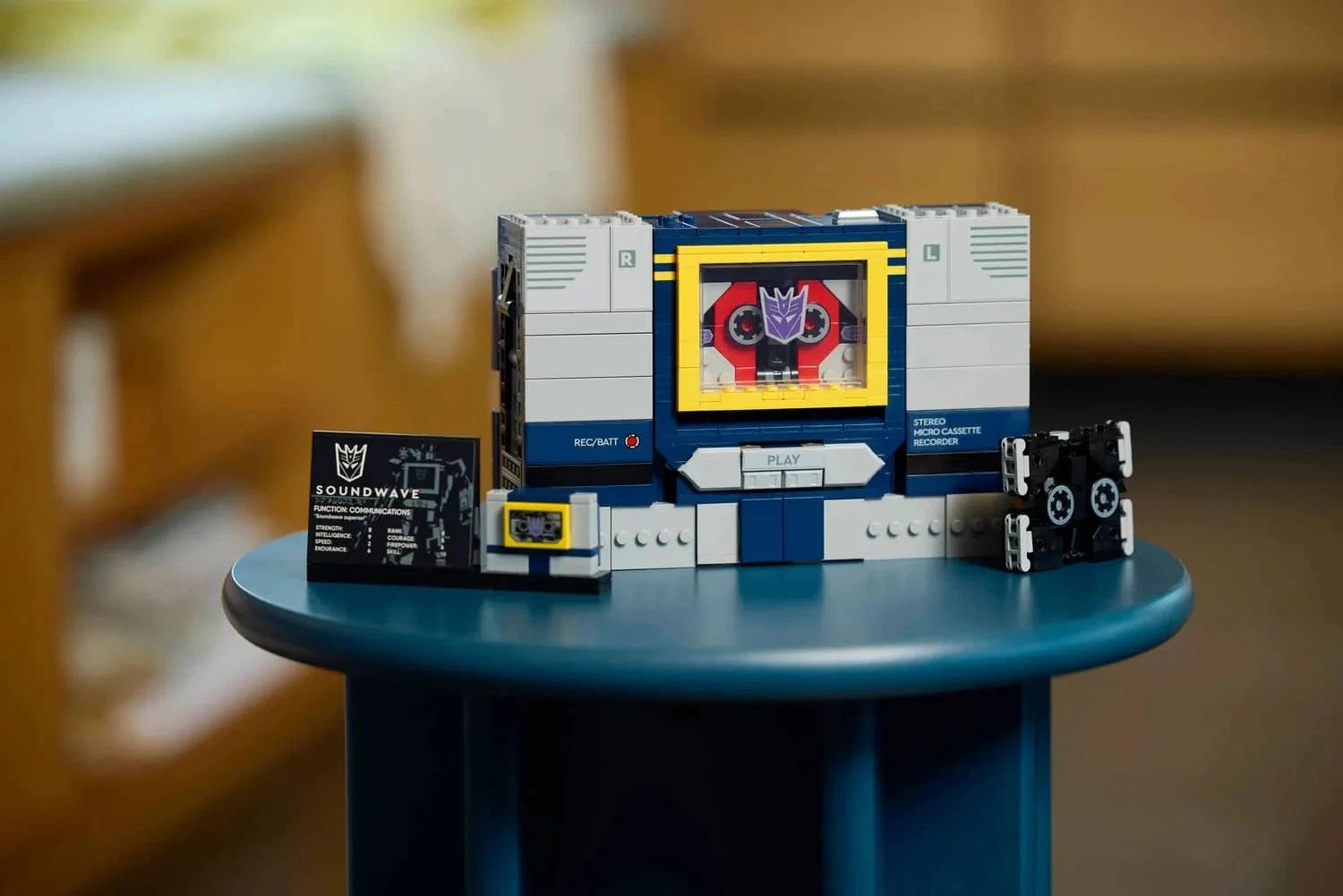 LEGO Icons Transformers: Soundwave 10358