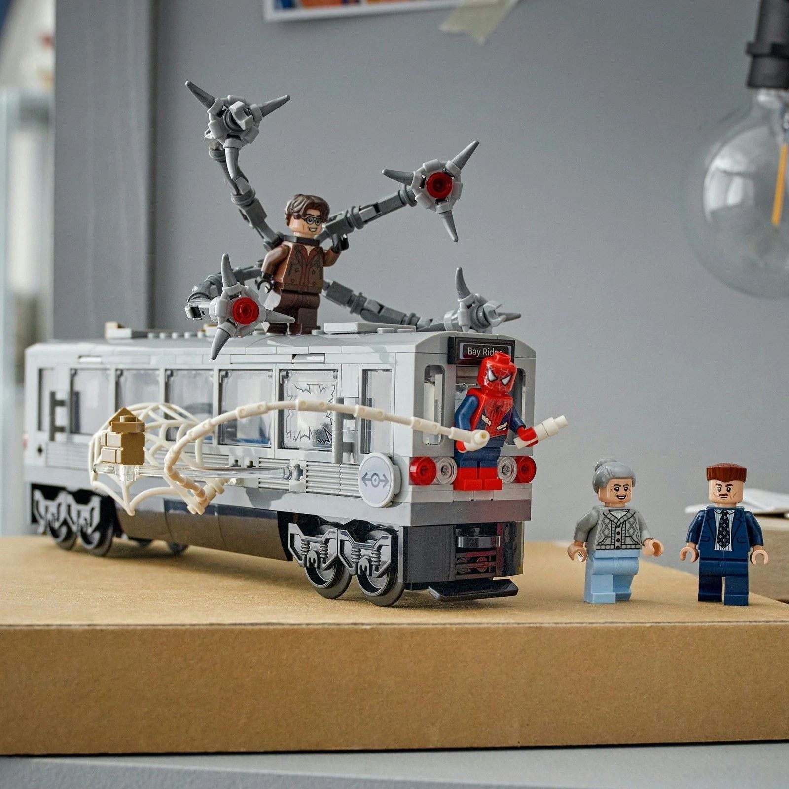 LEGO Marvel Spider-Man vs. Doc Ock Subway Train Scene 76321