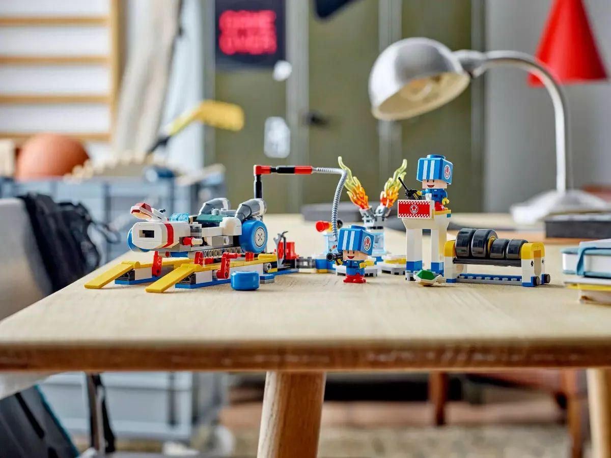 LEGO Super Mario Mario Kart – Toad's Garage 72035