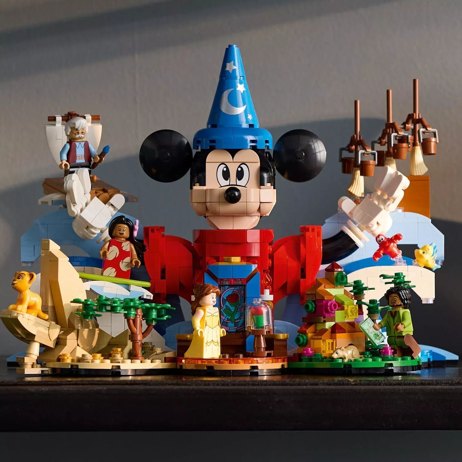 LEGO Disney Magic of Disney 21352