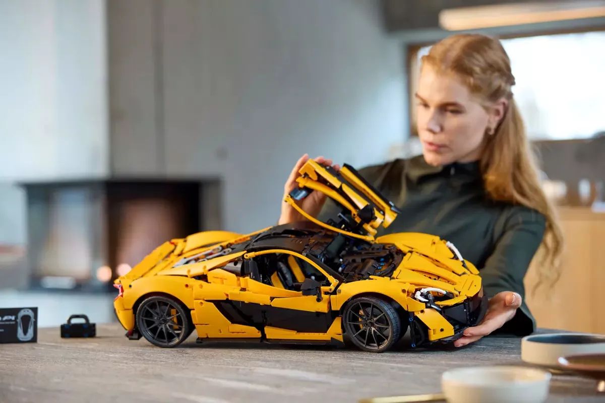 LEGO Technic McLaren P1 42172