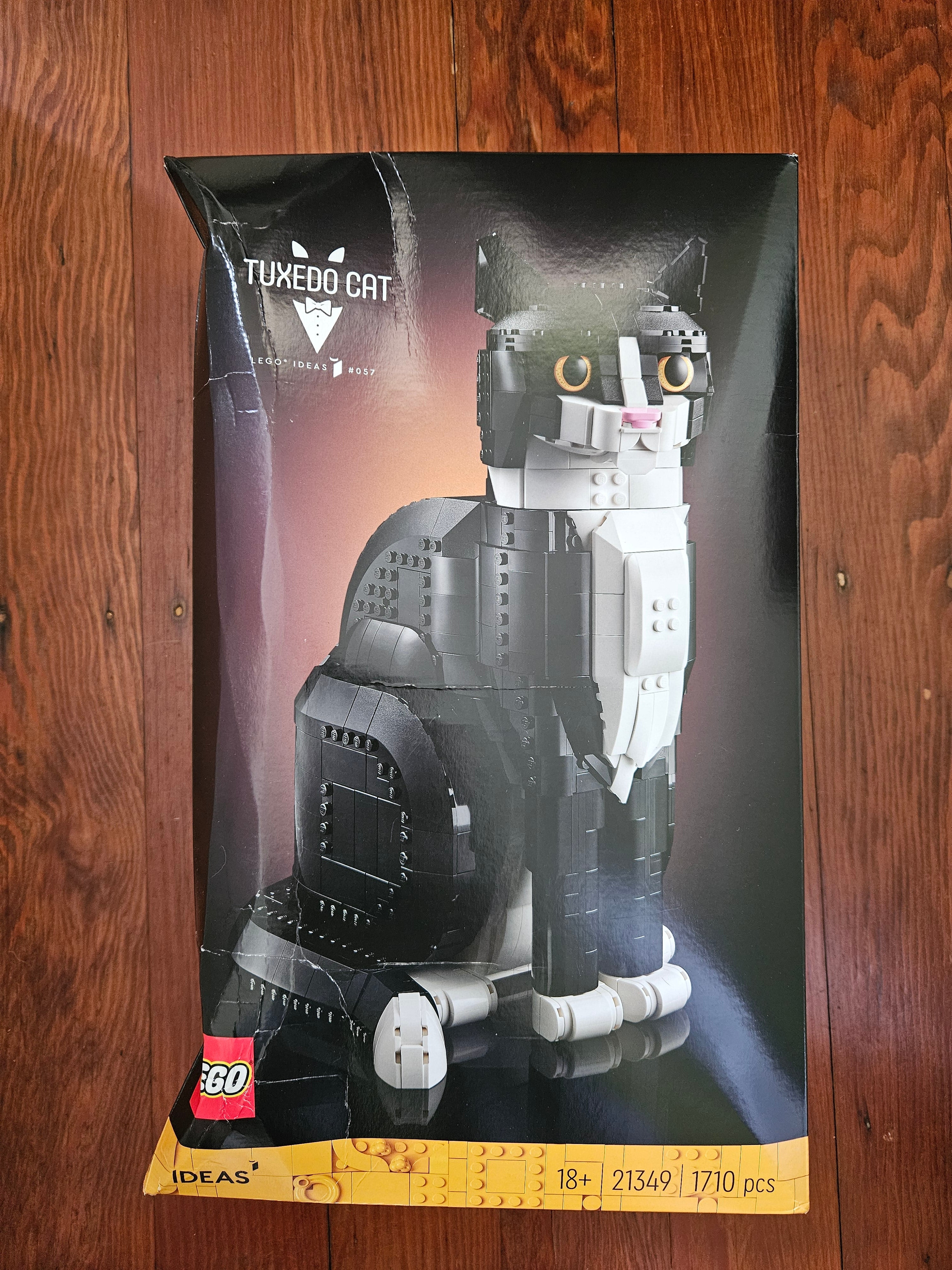 LEGO Ideas Tuxedo Cat 21349 - DAMAGED BOX